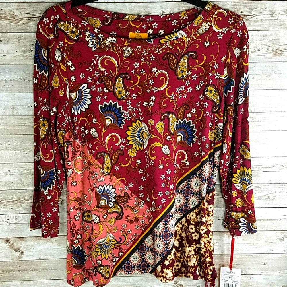 NWT, Ruby Red, 0171,Red Floral boat neck Top.Sz PM
